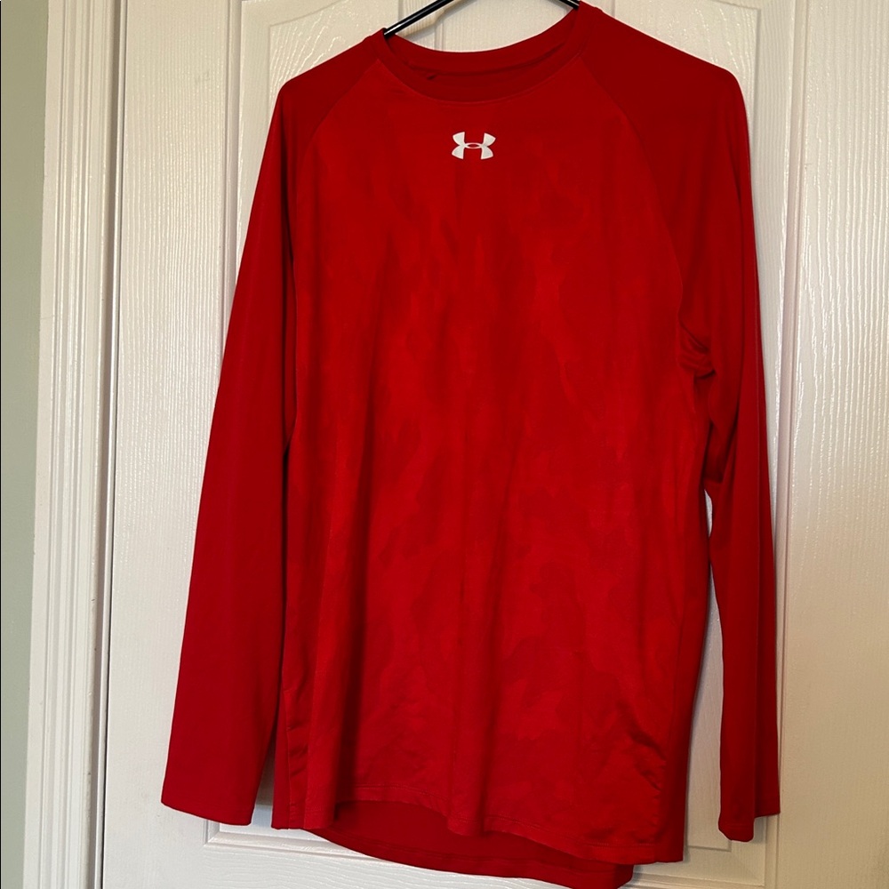 Under Armour Red Long Sleeve Performance Tee – Men’s Medium, Excellent Condition